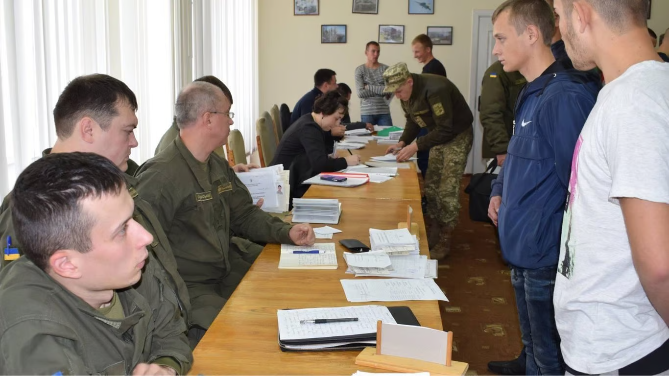 Що загрожує військовозобов’язаним, які ігнорують повістки