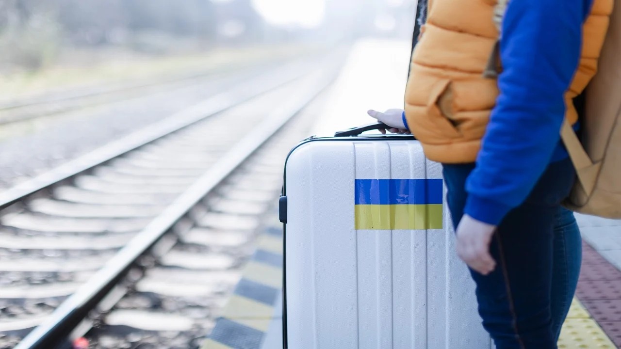 Не більше половини біженців готові повернутися до України