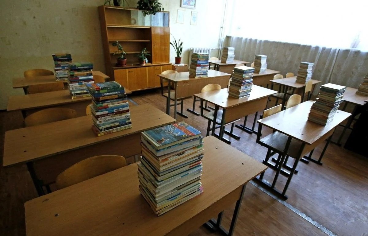 Чому один підручник для 8 класу коштує 4 тисячі гривень