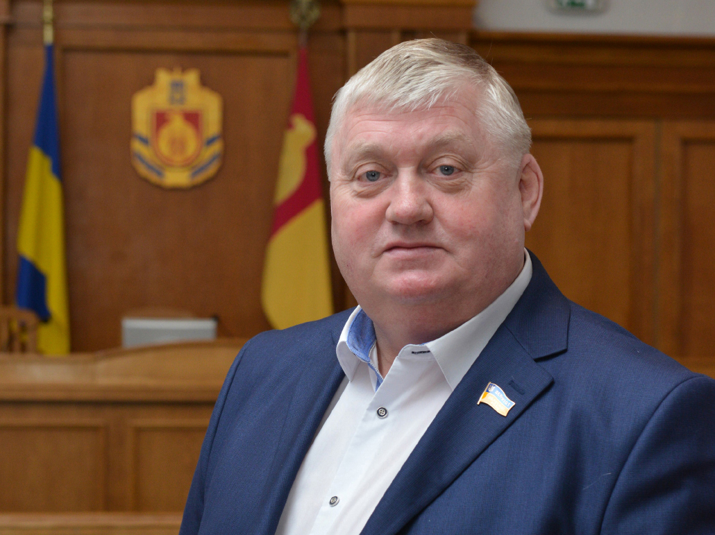 Голова Кіровоградської облради подарував синам-керівникам БЕБ квартиру і будинок