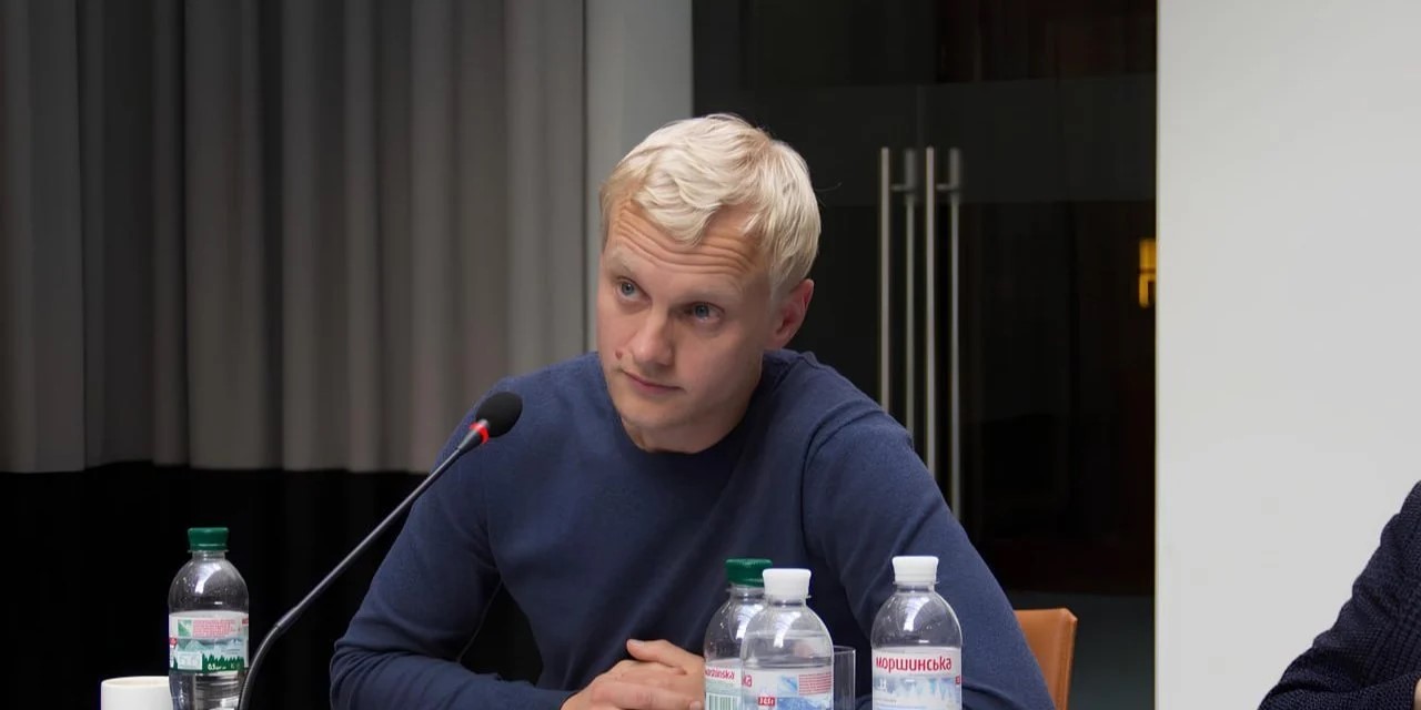 ДБР і ОГП підозрюються у витоку інтимних фото антикорупціонера Шабуніна