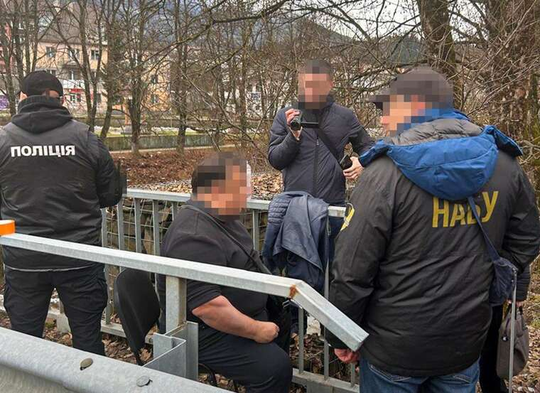 Суддя з Закарпаття вимагав хабар за скасування арешту деревини