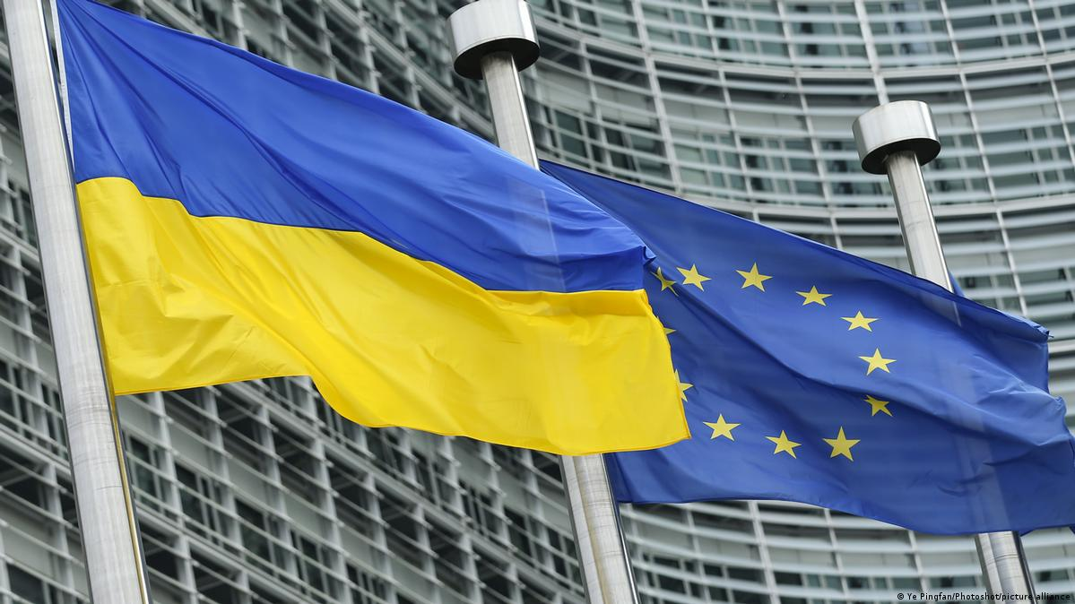 Щоб захистити підтримку України, ЄС планує позбавити Орбана права блокувати санкції