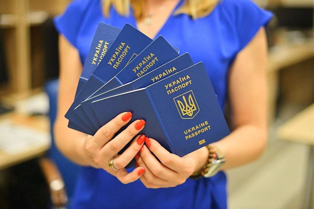 Посадовця ДМС підозрюють у багатомільйонних доходах