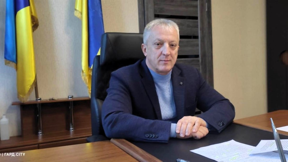 Родина мера Первомайська накопичила майно і великі готівкові заощадження