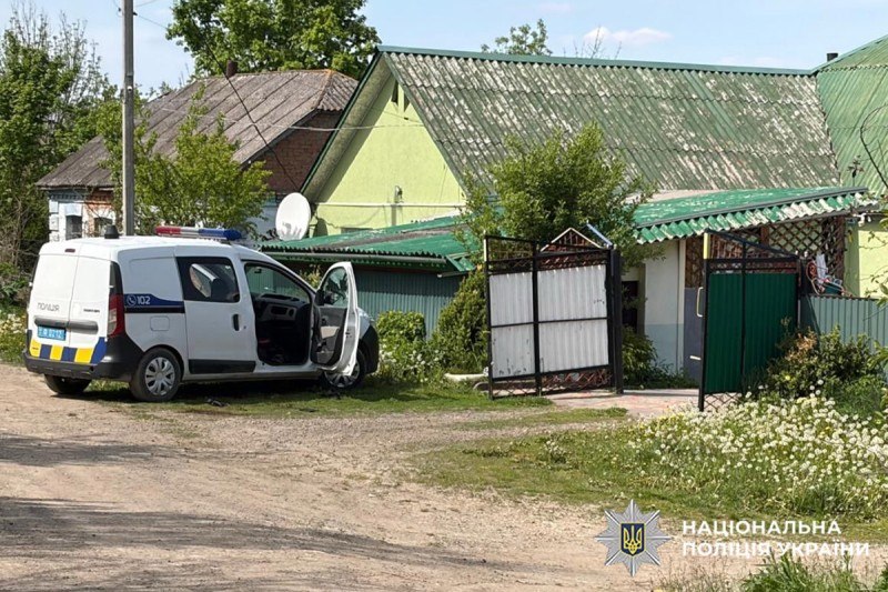 На Хмельниччині водій напав на поліцейських під час перевірки документів: один патрульний загинув