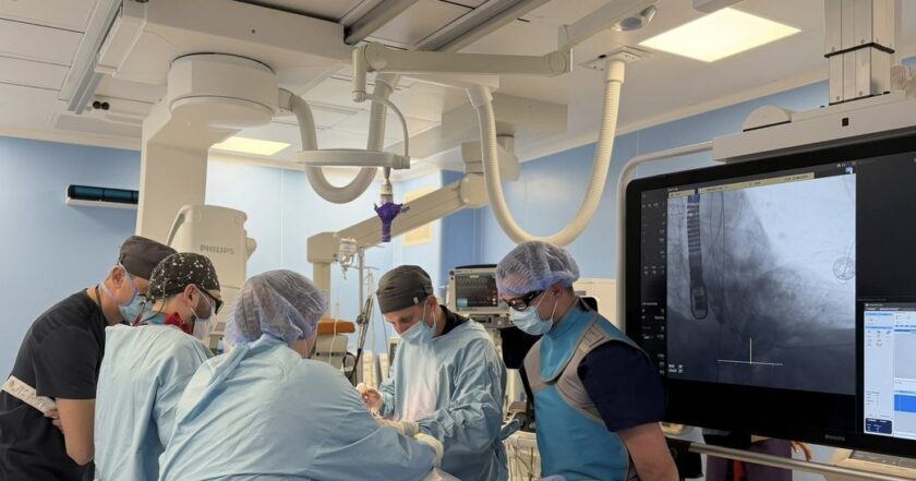 Без розрізів і ризику: у Вінниці вперше провели унікальні операції на серці, які рятують навіть найскладніших пацієнтів