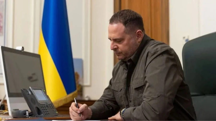 Єрмак після СІЗО: подякував за заставу і заявив, що не виїжджатиме з України