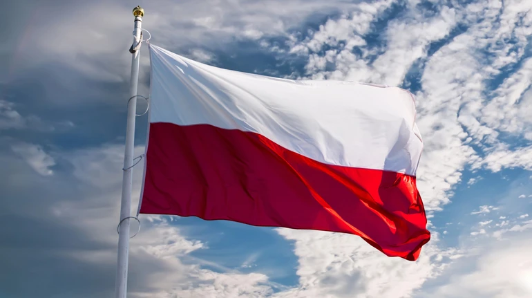 Польща може відсторонити сотні українських лікарів через мову