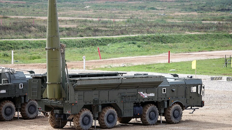 Білорусь заявила про доставку “ядерних боєприпасів” Росією