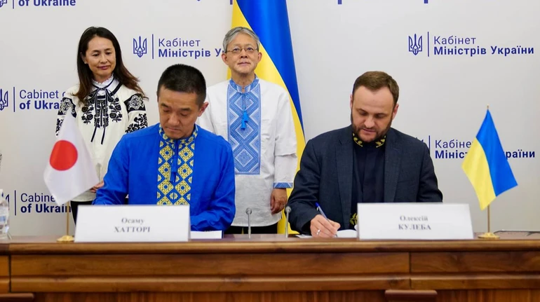 Японія надає Україні $40 млн гранту на відновлення інфраструктури, медицини та медіа