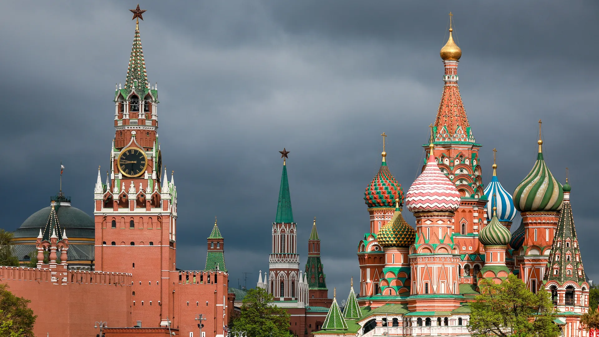 Росія під тиском війни: інфляція, падіння бізнесу та бюджетний дефіцит зростають