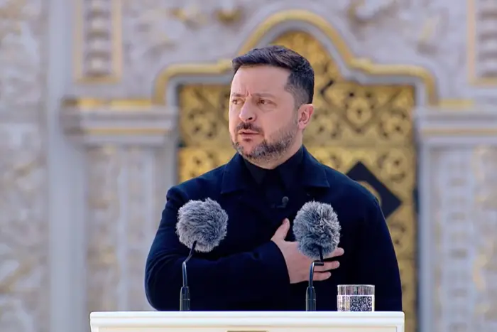 «Україна має право бути собою»: Зеленський зробив символічну заяву у серці Києва до Дня Конституції України