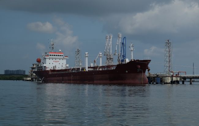 Балтія вимагає від ЄС повністю заборонити російську нафту