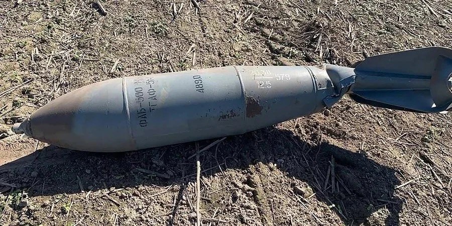 Люди опинилися під завалами: окупанти скинули авіабомбу на житловий квартал Харкова