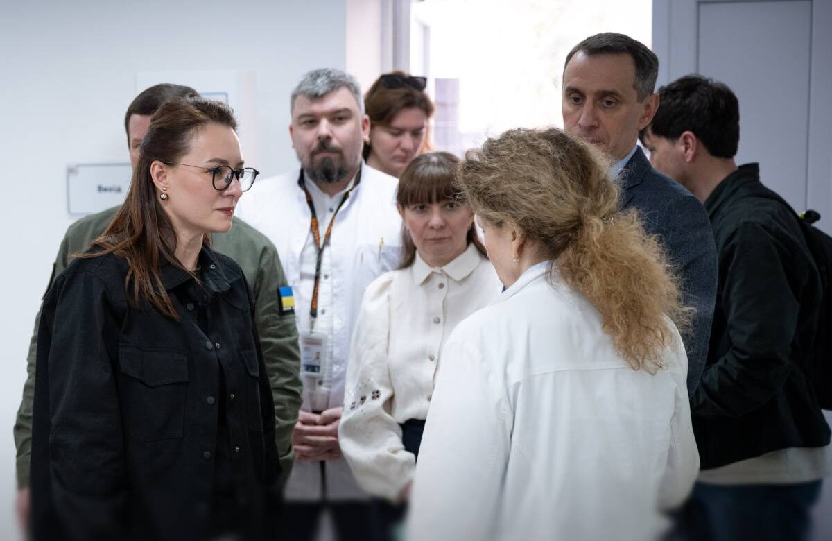 Медикам на передовій додадуть грошей: уряд ухвалив рішення, яке чекали тисячі лікарів