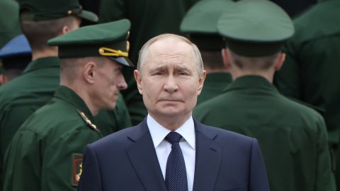 Кремлю довелося накопичувати ракети: чому РФ мовчала майже два тижні