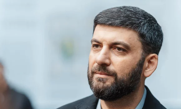 «Ланцюг відмов не зупиняється»: Гройсман повернув польську нагороду після рішення щодо Зеленського