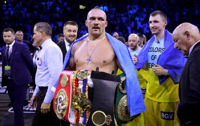 Усик несподівано відмовився від усіх чемпіонських поясів