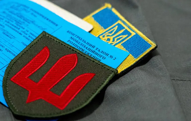 У Мукачівському ТЦК викрили масштабну схему: за $5–10 тисяч «списали» понад 1,5 тисячі чоловіків