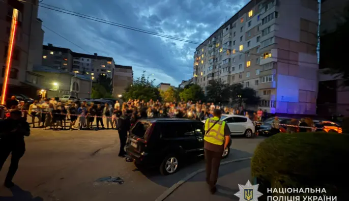 Масова сутичка з ТЦК у Тернополі: військового госпіталізували, авто розтрощили, а речі забрали