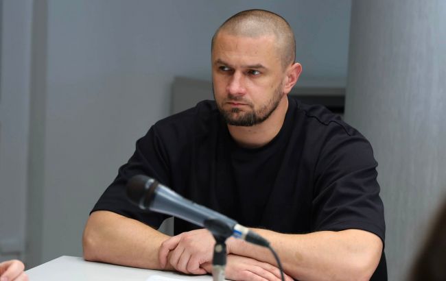 «Відкат» за дороги: заступника голови Хмельницької ОВА викрили на хабарі у 1,1 млн грн