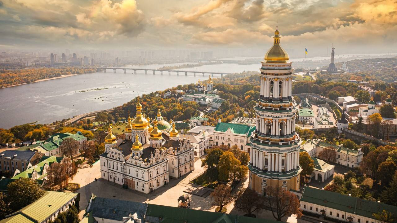Захист духовної та культурної спадщини: Зеленський анонсував законопроєкт про статус національних святинь