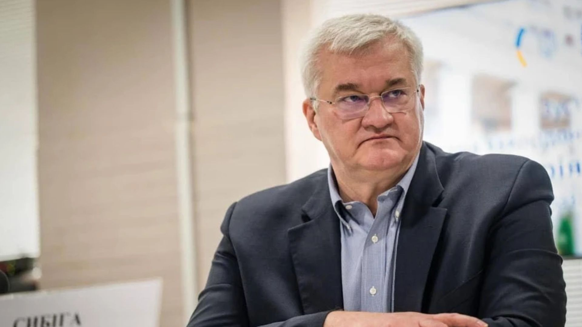 Тінь Орбана над Будапештом: чому новий уряд Угорщини зриває Карпатську вісімку та блокує спільні нафтосховища з Україною