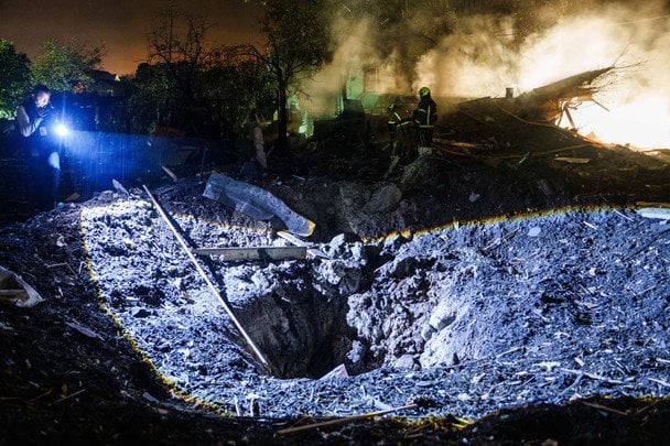 Росія вдарила балістикою по Києву: загиблий, 24 постраждалих і масштабні руйнування у шести районах