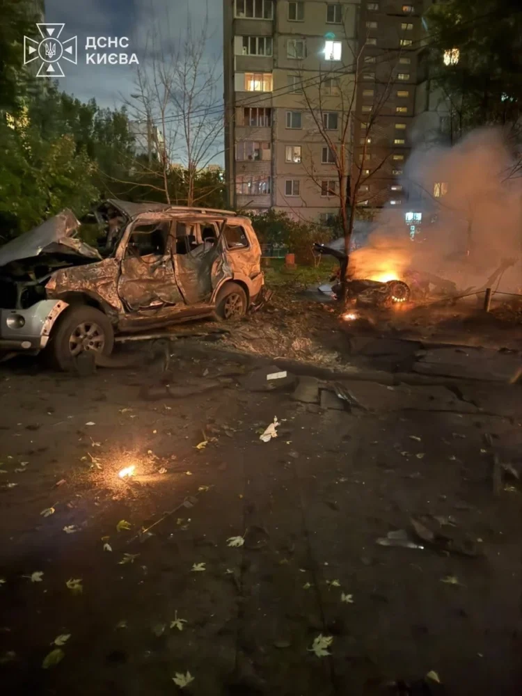 Дрон РФ врізався у 20-й поверх: у Києві під завалами багатоповерхівки знайшли тіла двох людей