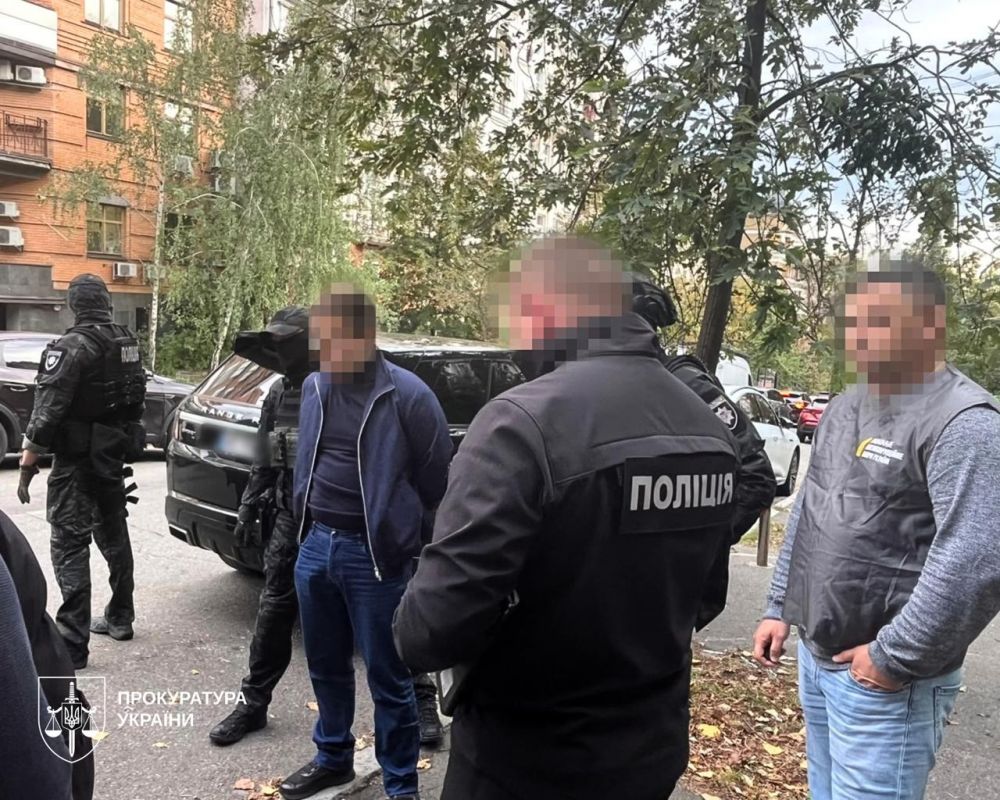 Пів мільйона доларів за «вирішення питань»: у Києві викрили псевдопрацівника НАБУ